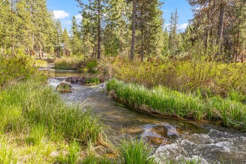 Tiny photo for 53531 Kokanee Way, La Pine, OR 97739 (MLS # 220221195)