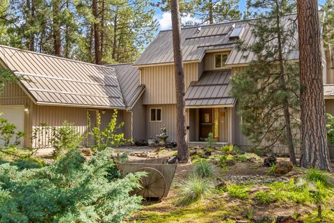 Photo of 53531 Kokanee Way, La Pine, OR 97739 (MLS # 220221195)