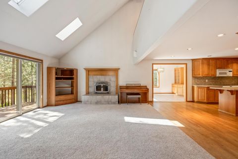 Tiny photo for 53531 Kokanee Way, La Pine, OR 97739 (MLS # 220221195)
