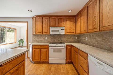 Tiny photo for 53531 Kokanee Way, La Pine, OR 97739 (MLS # 220221195)