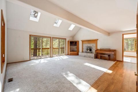 Tiny photo for 53531 Kokanee Way, La Pine, OR 97739 (MLS # 220221195)