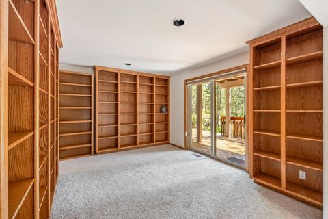 Tiny photo for 53531 Kokanee Way, La Pine, OR 97739 (MLS # 220221195)
