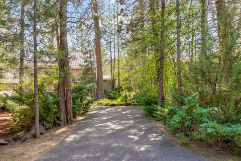 Tiny photo for 53531 Kokanee Way, La Pine, OR 97739 (MLS # 220221195)