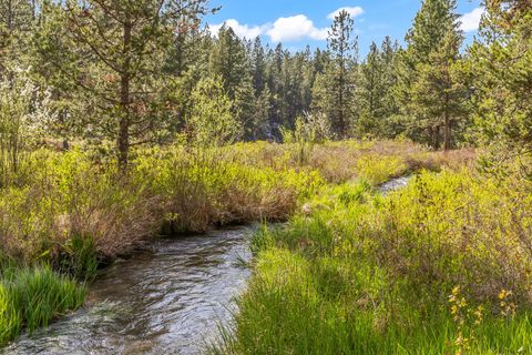 Tiny photo for 53531 Kokanee Way, La Pine, OR 97739 (MLS # 220221195)