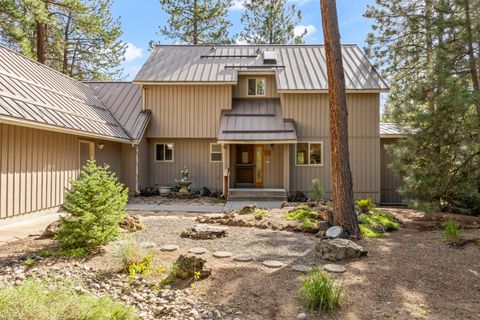 Tiny photo for 53531 Kokanee Way, La Pine, OR 97739 (MLS # 220221195)
