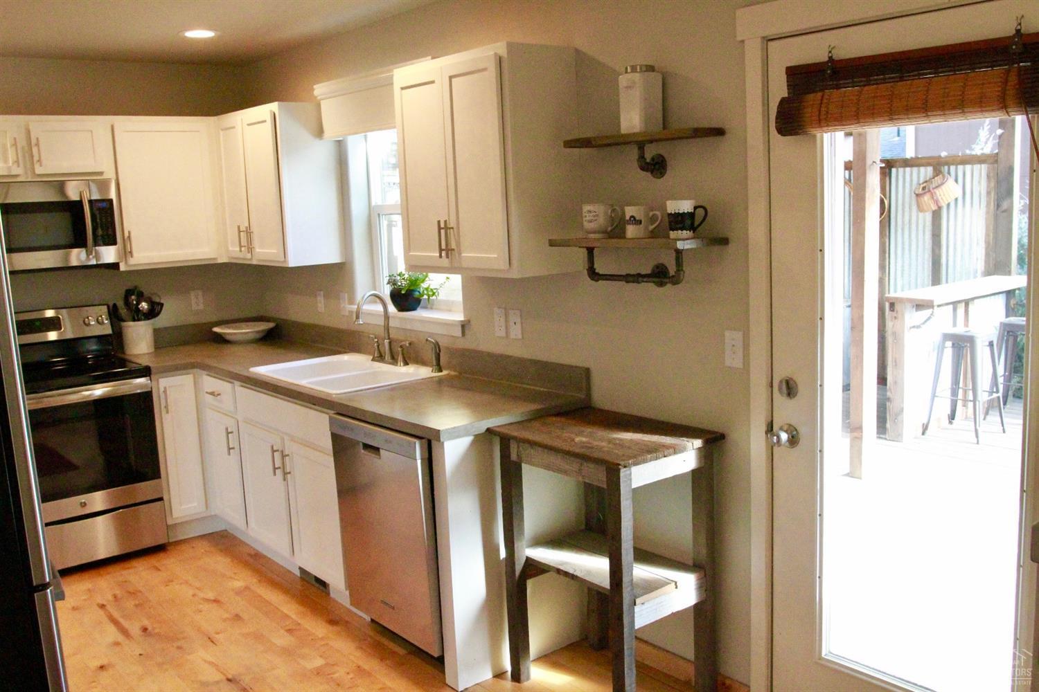 Edge O The Pines - Residential