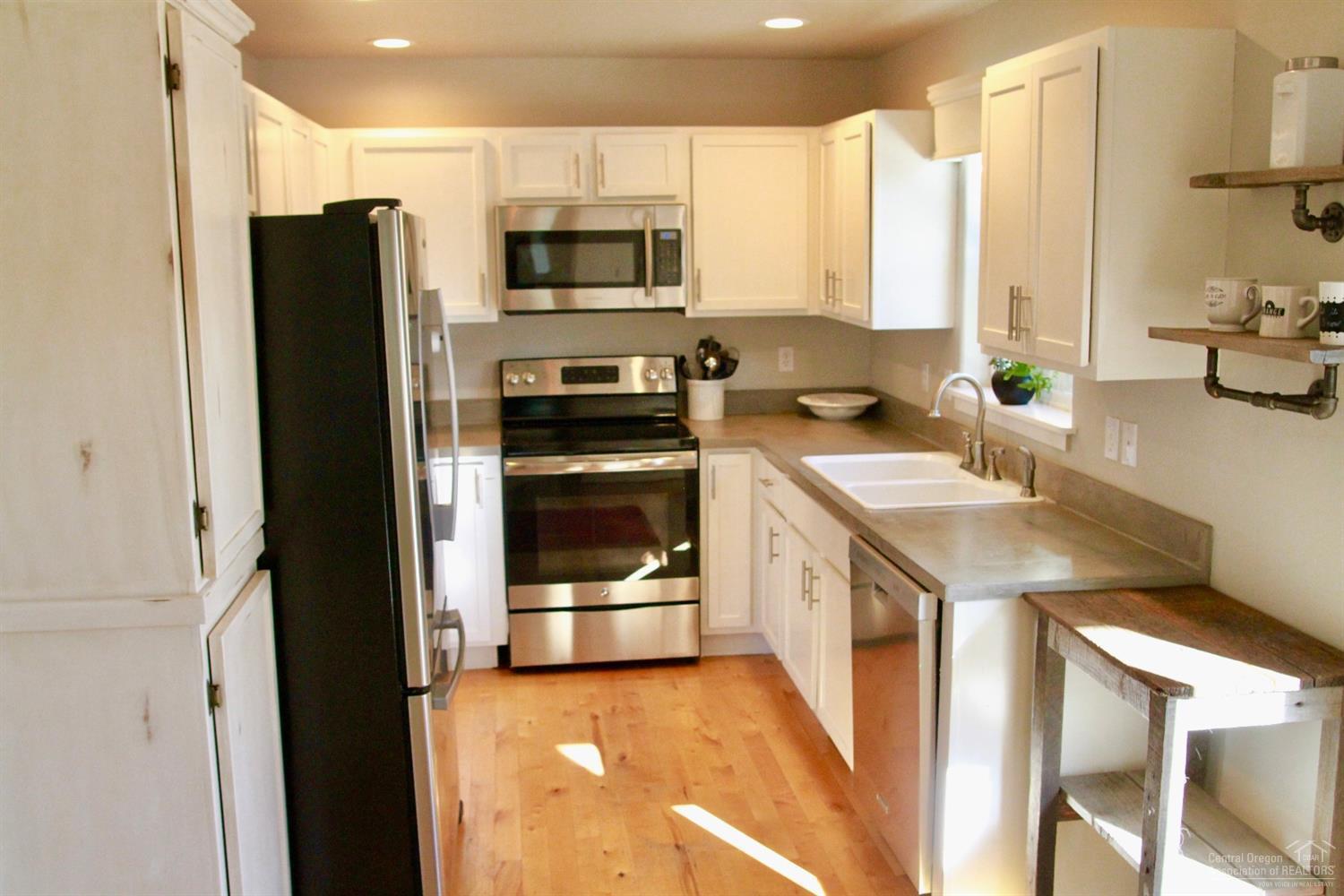 Edge O The Pines - Residential