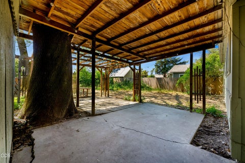 Tiny photo for 1711 SW J Street, Grants Pass, OR 97526 (MLS # 220224413)