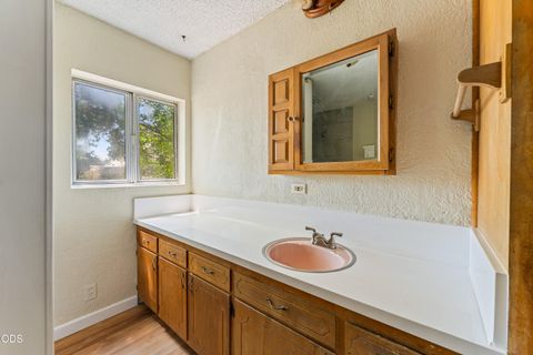 Tiny photo for 1711 SW J Street, Grants Pass, OR 97526 (MLS # 220224413)
