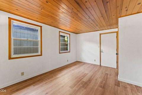 Tiny photo for 1711 SW J Street, Grants Pass, OR 97526 (MLS # 220224413)