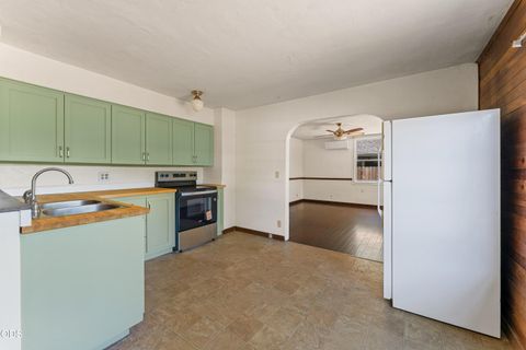 Tiny photo for 1711 SW J Street, Grants Pass, OR 97526 (MLS # 220224413)