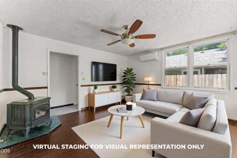 Tiny photo for 1711 SW J Street, Grants Pass, OR 97526 (MLS # 220224413)