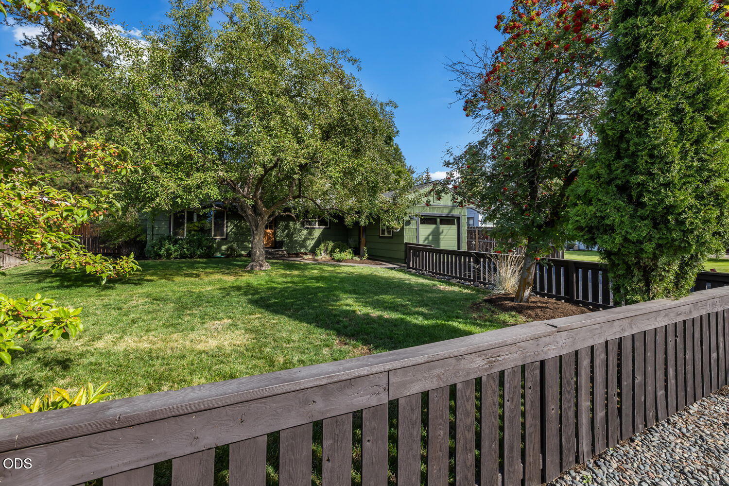 932 NE 10th Street