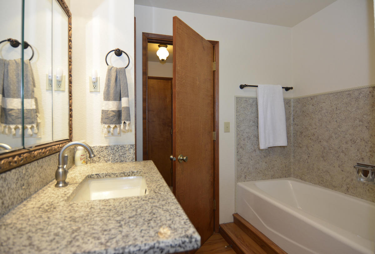 Fall River Estate - Residential