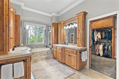 Tiny photo for 903 Nicklaus Point Lane, Grants Pass, OR 97526 (MLS # 220212046)