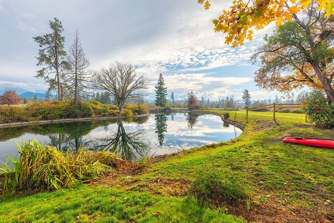 Tiny photo for 903 Nicklaus Point Lane, Grants Pass, OR 97526 (MLS # 220212046)