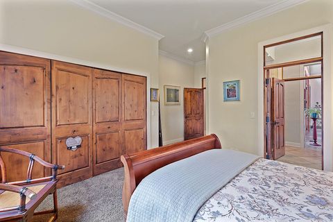 Tiny photo for 903 Nicklaus Point Lane, Grants Pass, OR 97526 (MLS # 220212046)