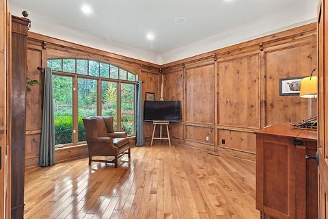 Tiny photo for 903 Nicklaus Point Lane, Grants Pass, OR 97526 (MLS # 220212046)