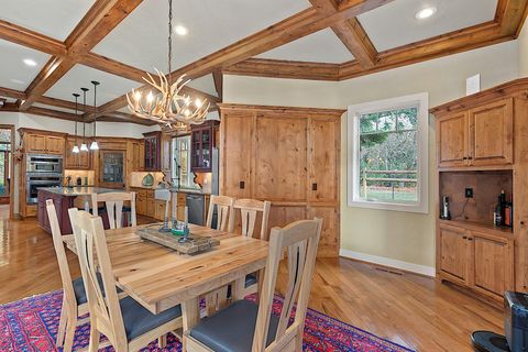 Tiny photo for 903 Nicklaus Point Lane, Grants Pass, OR 97526 (MLS # 220212046)