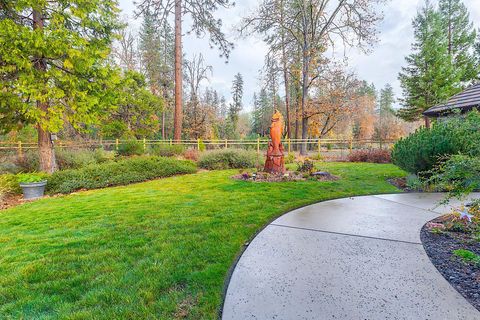 Tiny photo for 903 Nicklaus Point Lane, Grants Pass, OR 97526 (MLS # 220212046)