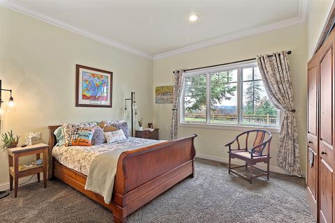 Tiny photo for 903 Nicklaus Point Lane, Grants Pass, OR 97526 (MLS # 220212046)