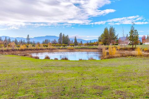Tiny photo for 903 Nicklaus Point Lane, Grants Pass, OR 97526 (MLS # 220212046)