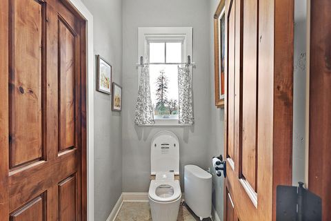 Tiny photo for 903 Nicklaus Point Lane, Grants Pass, OR 97526 (MLS # 220212046)