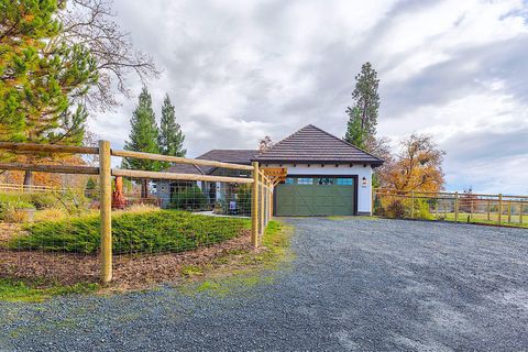 Tiny photo for 903 Nicklaus Point Lane, Grants Pass, OR 97526 (MLS # 220212046)