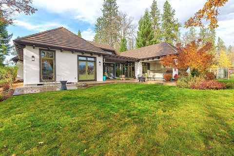 Tiny photo for 903 Nicklaus Point Lane, Grants Pass, OR 97526 (MLS # 220212046)