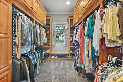 Tiny photo for 903 Nicklaus Point Lane, Grants Pass, OR 97526 (MLS # 220212046)