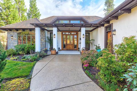 Tiny photo for 903 Nicklaus Point Lane, Grants Pass, OR 97526 (MLS # 220212046)