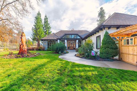 Tiny photo for 903 Nicklaus Point Lane, Grants Pass, OR 97526 (MLS # 220212046)