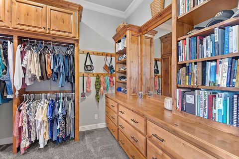 Tiny photo for 903 Nicklaus Point Lane, Grants Pass, OR 97526 (MLS # 220212046)