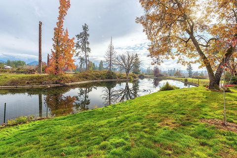 Tiny photo for 903 Nicklaus Point Lane, Grants Pass, OR 97526 (MLS # 220212046)