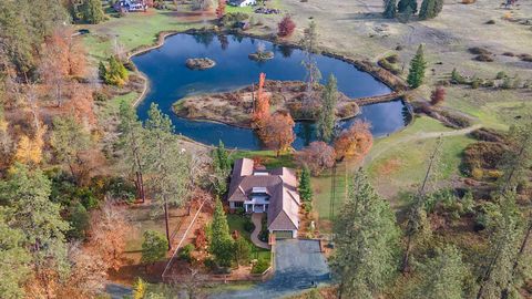 Tiny photo for 903 Nicklaus Point Lane, Grants Pass, OR 97526 (MLS # 220212046)