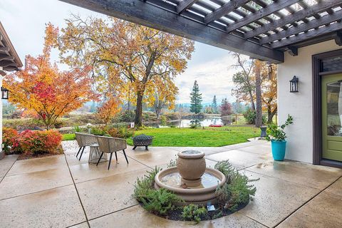 Tiny photo for 903 Nicklaus Point Lane, Grants Pass, OR 97526 (MLS # 220212046)