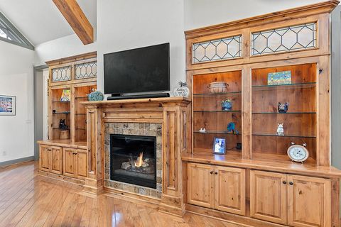 Tiny photo for 903 Nicklaus Point Lane, Grants Pass, OR 97526 (MLS # 220212046)