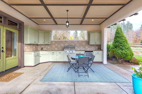 Tiny photo for 903 Nicklaus Point Lane, Grants Pass, OR 97526 (MLS # 220212046)