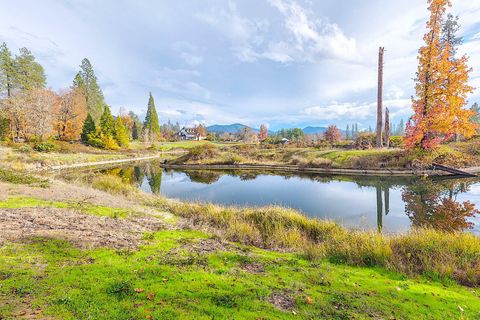 Tiny photo for 903 Nicklaus Point Lane, Grants Pass, OR 97526 (MLS # 220212046)