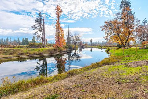 Tiny photo for 903 Nicklaus Point Lane, Grants Pass, OR 97526 (MLS # 220212046)