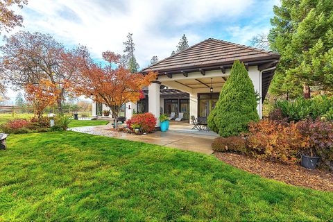 Tiny photo for 903 Nicklaus Point Lane, Grants Pass, OR 97526 (MLS # 220212046)