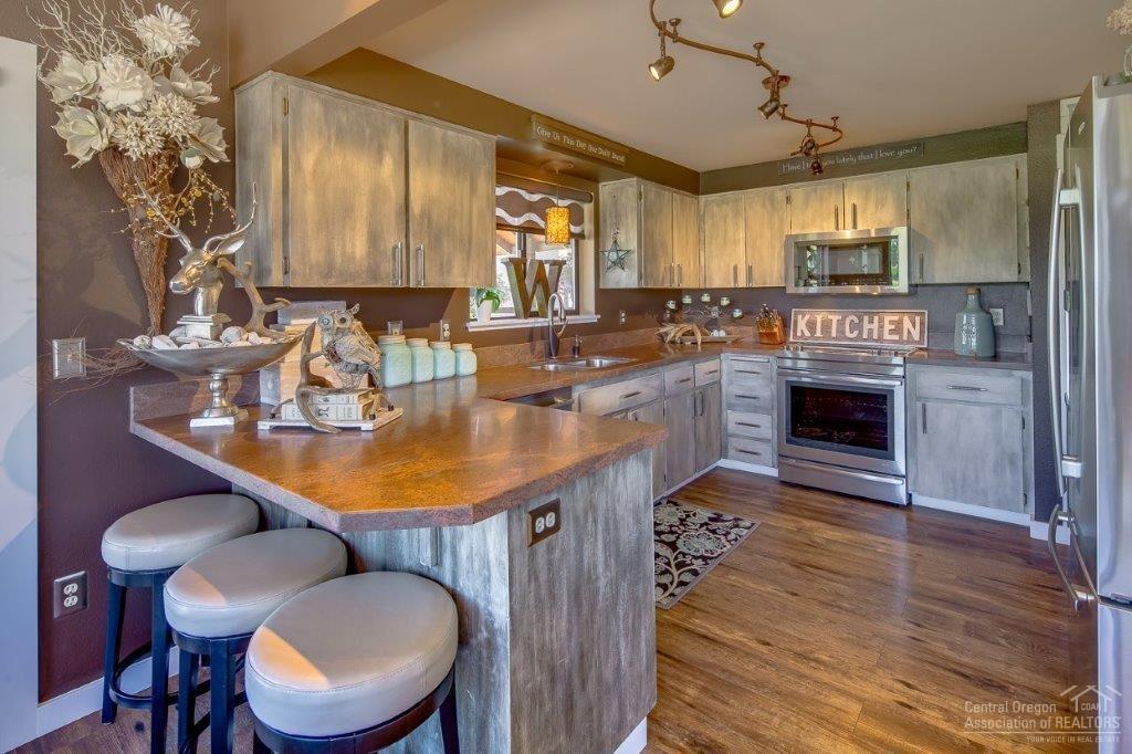 Crooked River Estate - Residential