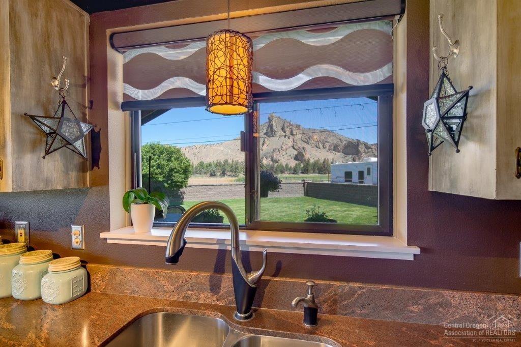 Crooked River Estate - Residential