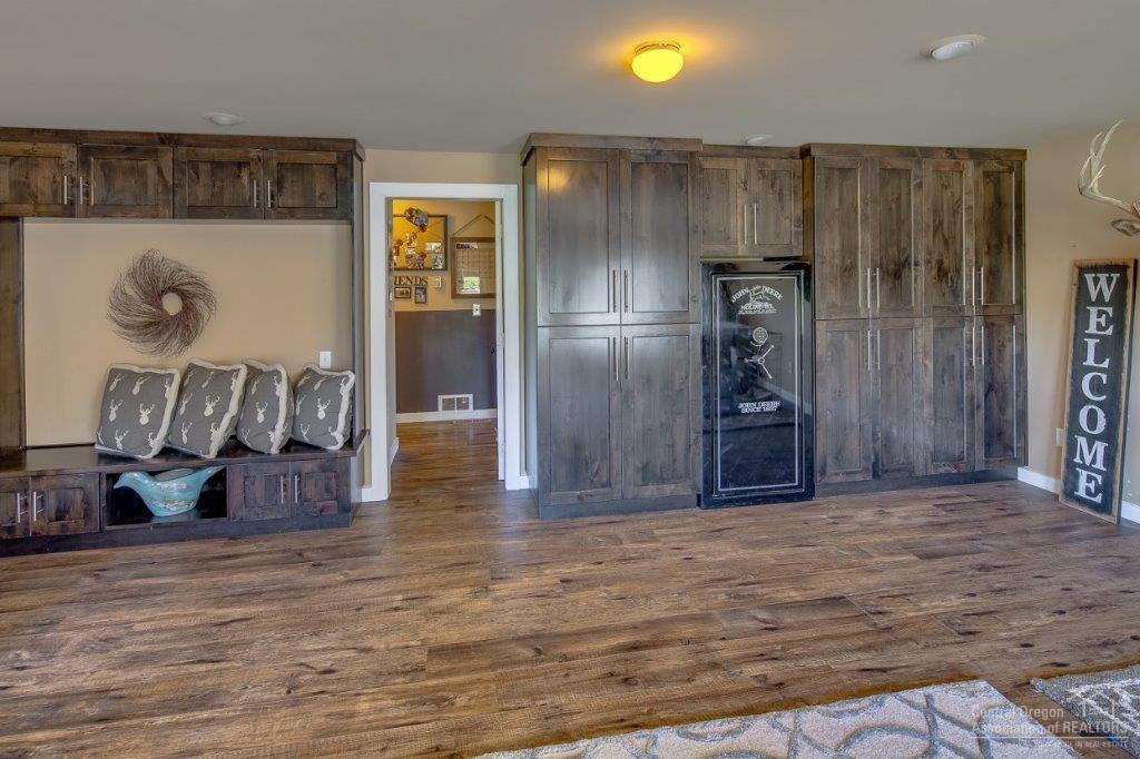 Crooked River Estate - Residential