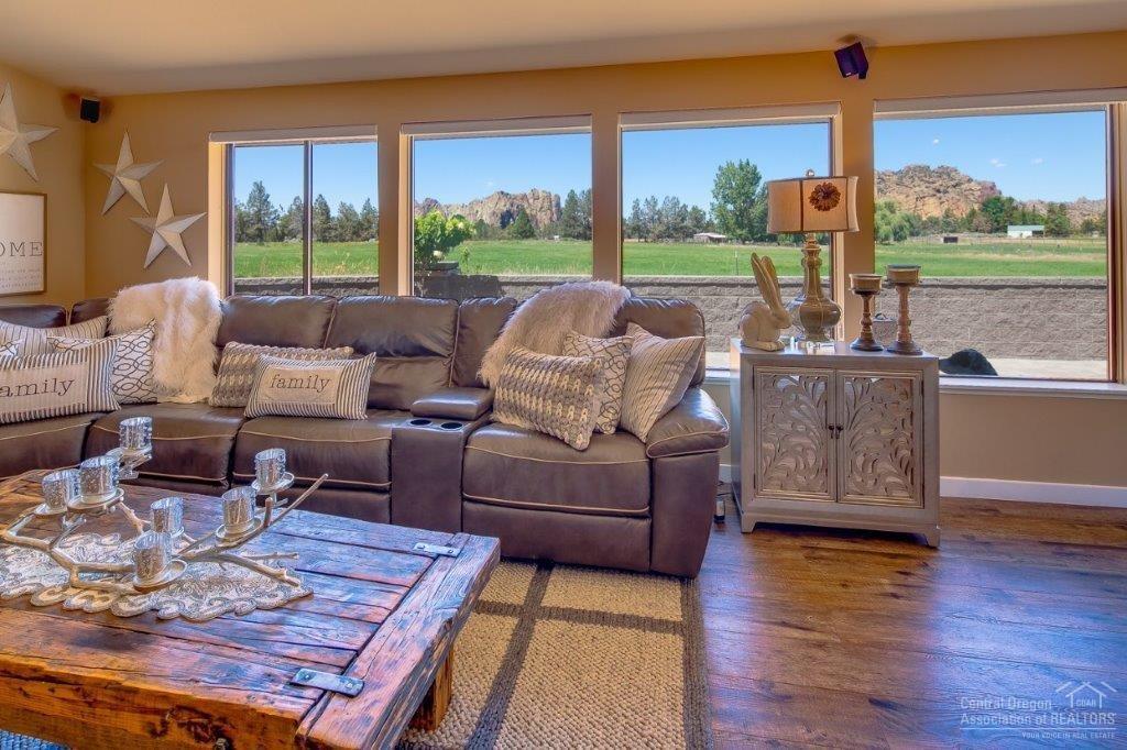 Crooked River Estate - Residential