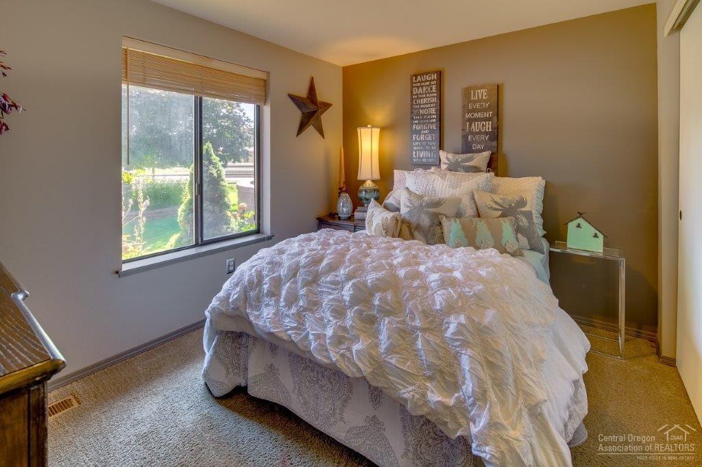 Crooked River Estate - Residential