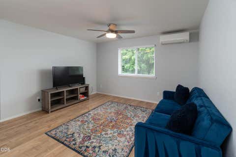 Tiny photo for 923 NW 22nd Court, Redmond, OR 97756 (MLS # 220222729)