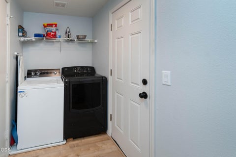 Tiny photo for 923 NW 22nd Court, Redmond, OR 97756 (MLS # 220222729)