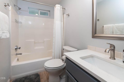 Tiny photo for 923 NW 22nd Court, Redmond, OR 97756 (MLS # 220222729)