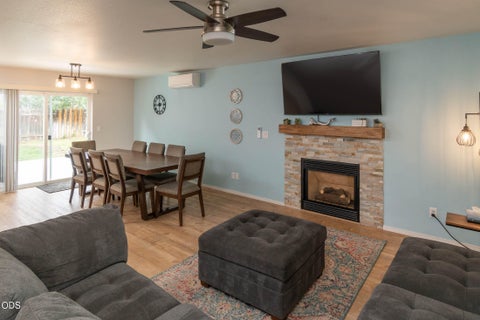 Tiny photo for 923 NW 22nd Court, Redmond, OR 97756 (MLS # 220222729)